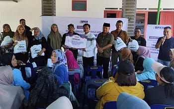 Rumah Aspirasi Sugiat Santoso Salurkan Daging Kurban dan 1.000 Paket Sembako untuk Warga Langkat